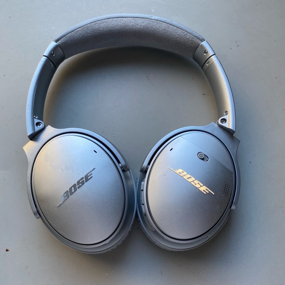 Bose Silver On-Ear Headphones - Picture 2 of 10